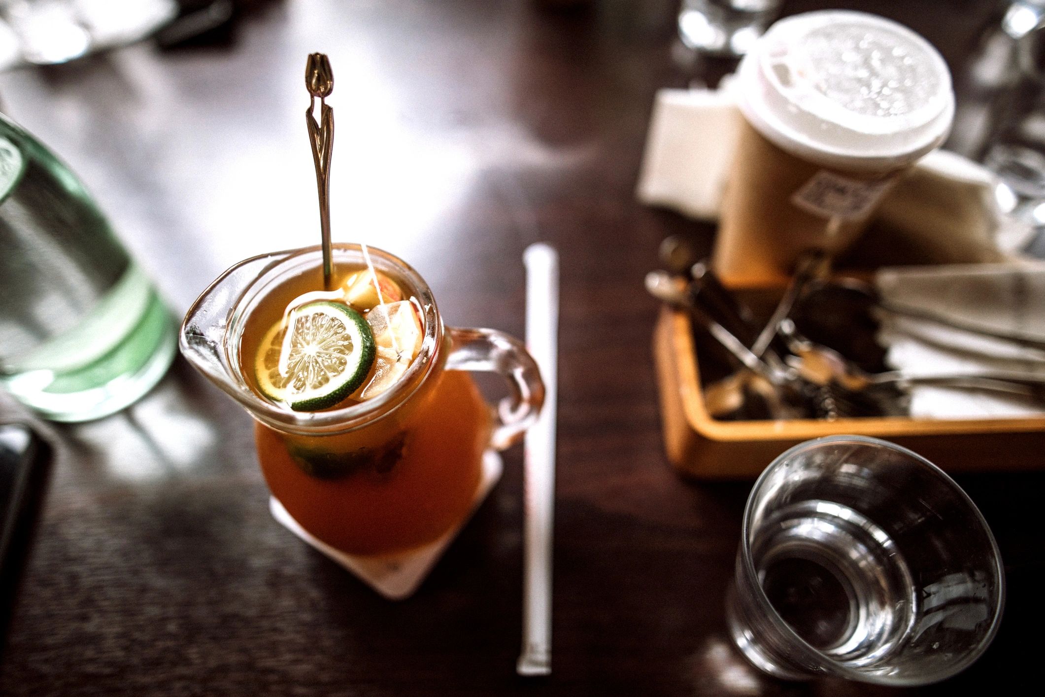 Tea with lime slices